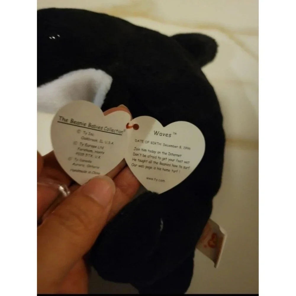 Ty Beanie Babies Waves The Whale